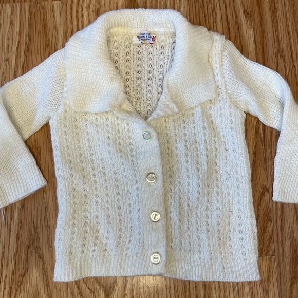 VINTAGE 70s CRADLE KNIT CREAM COLLARED BUTTON UP SWEATER SIZE NEWBORN BABY - Picture 2 of 3